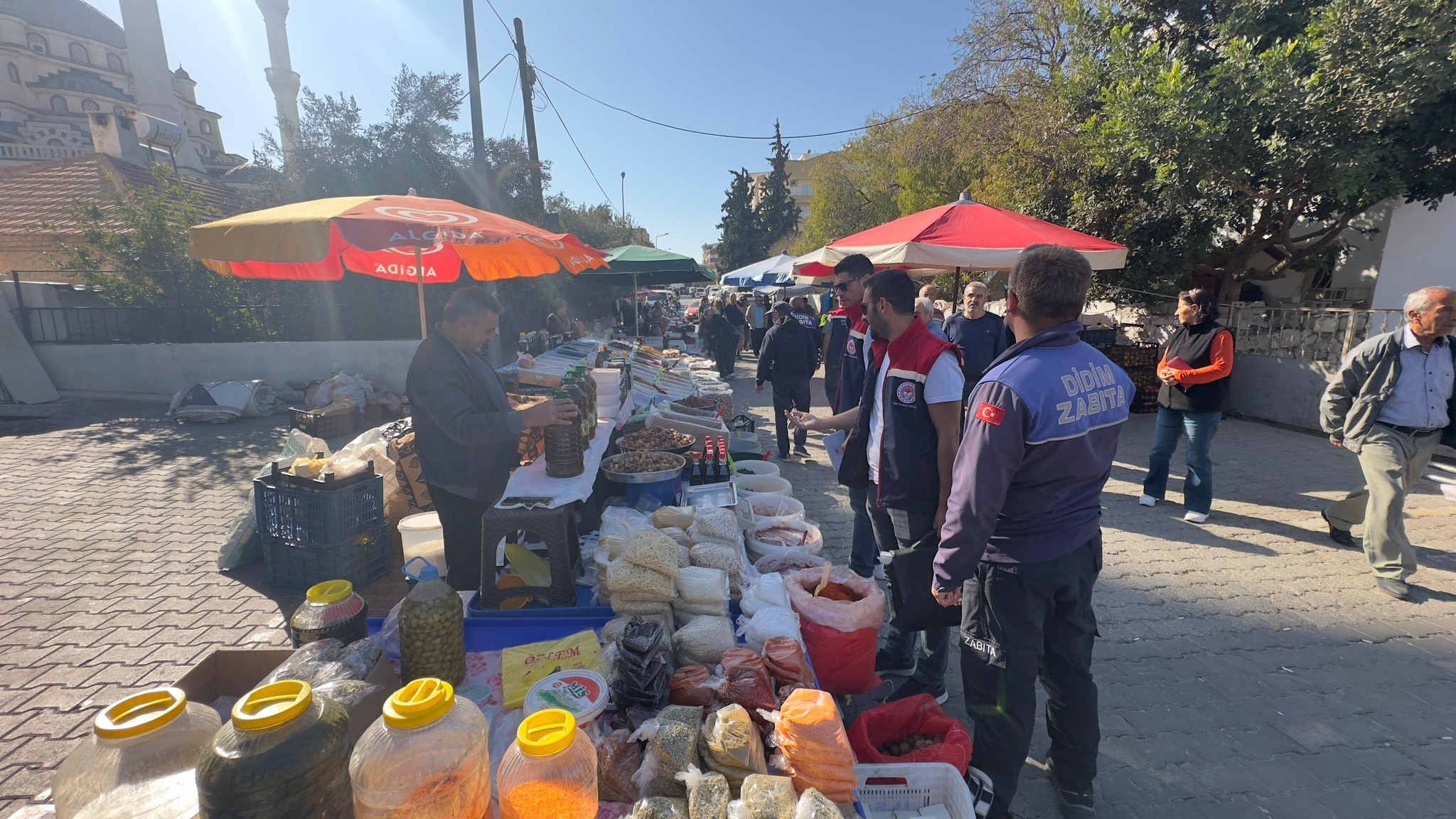 Didim'de zeytinyağı tezgahları denetlendi