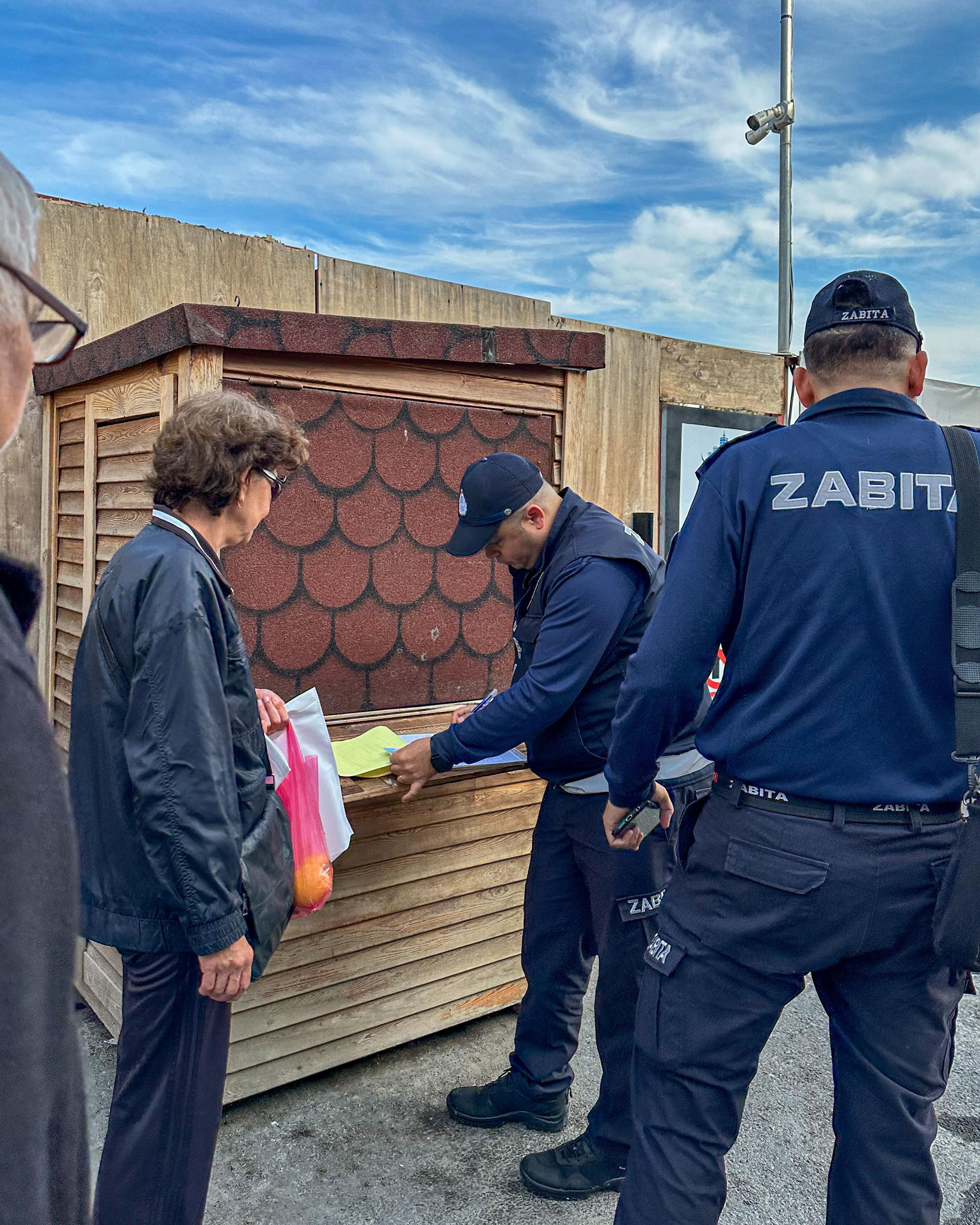 Kuşadası Belediyesi çevreyi kirletenlere karşı denetimlerini sıklaştırdı