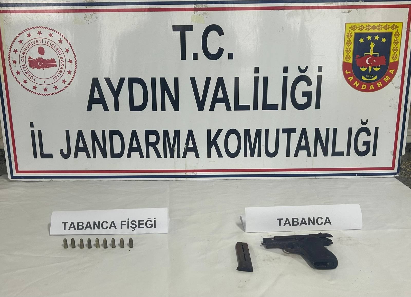 Aydın'da 12 adet ruhsatsız tabanca geçirildi