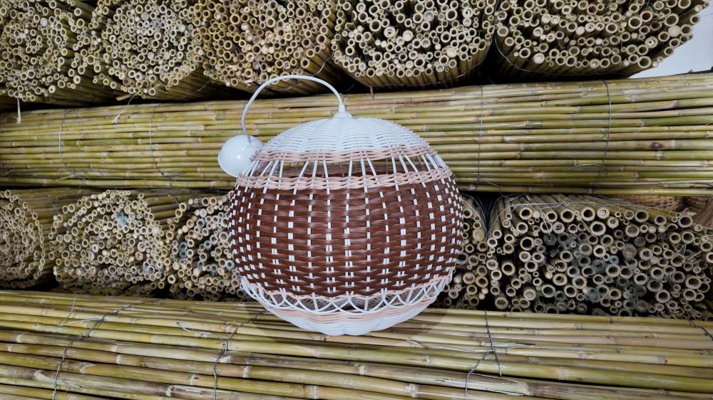 Ilıcabaşı'nda üretilen rattan avizeler moda oldu