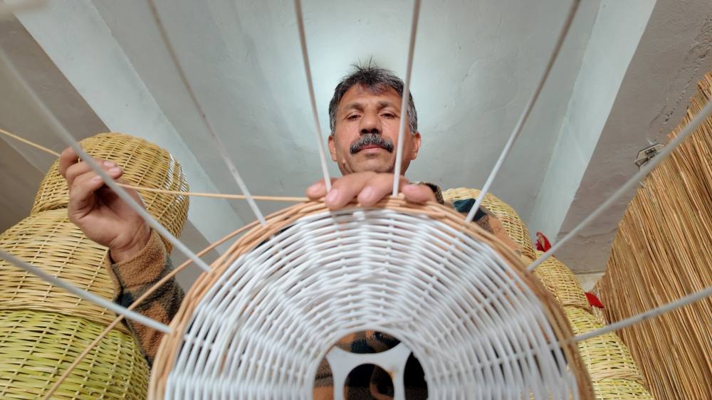 Ilıcabaşı'nda üretilen rattan avizeler moda oldu