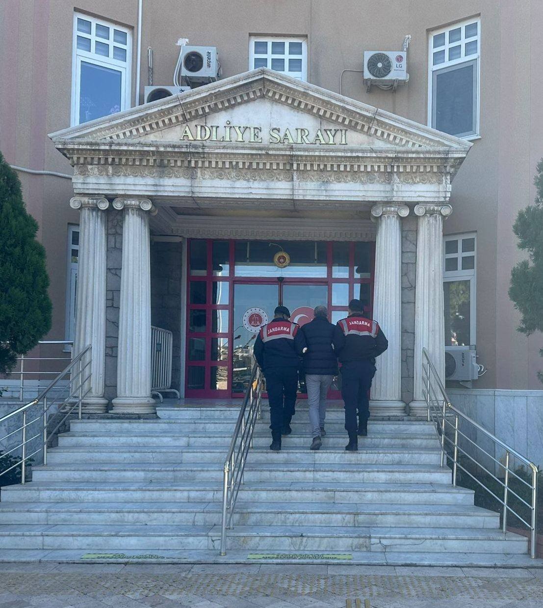 Hakkında 21 yıl aranması olan şahıs Didim'de yakalandı