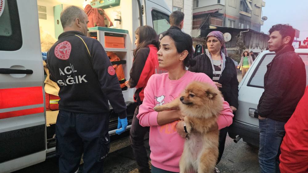 Veteriner kliniği alevlere teslim oldu