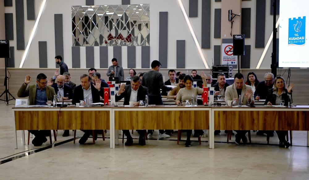 Kuşadası Belediye Meclisi yılın son toplantısını yaptı