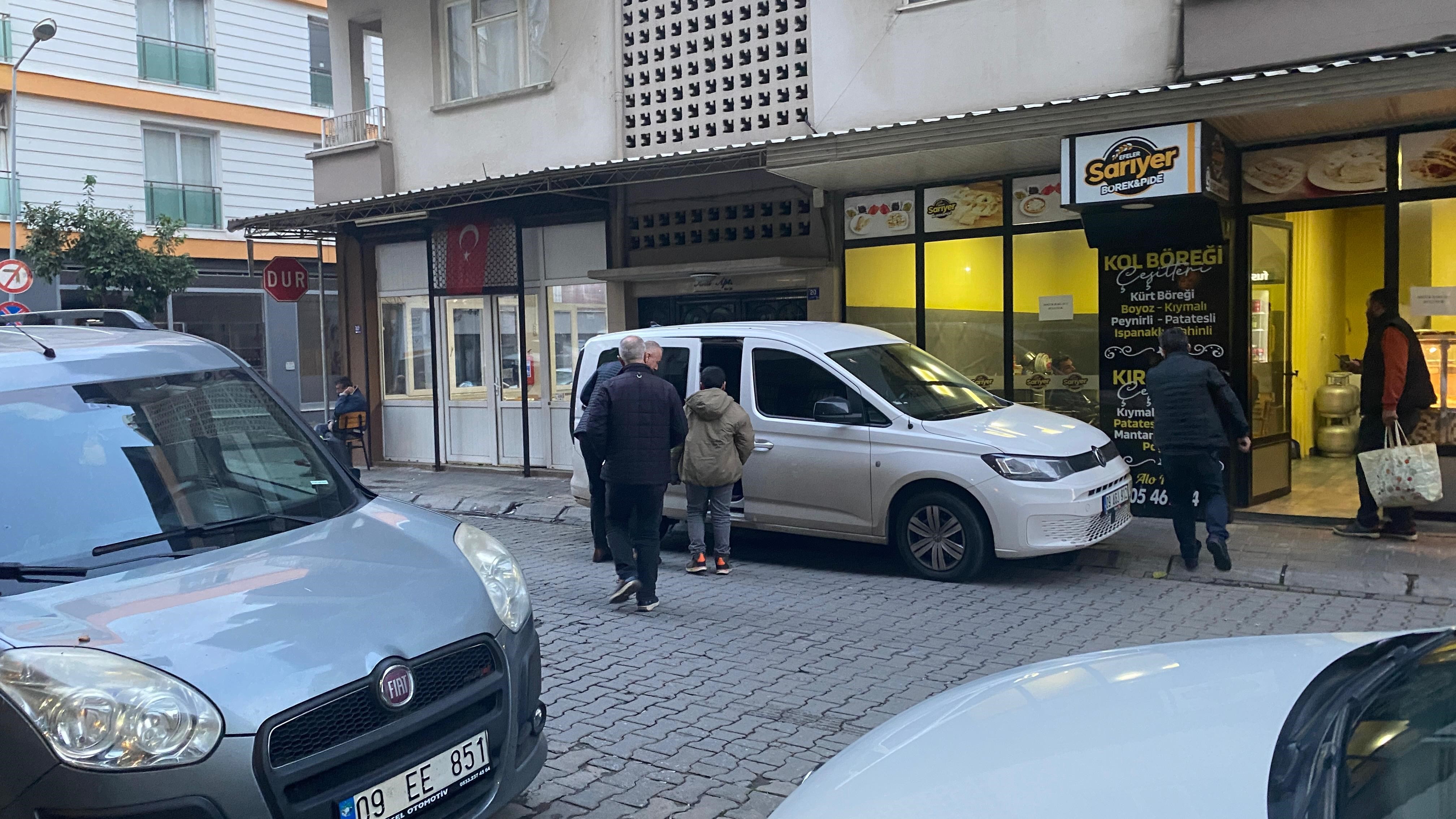 Ailesine saatlerce ulaşılamayan otizmli öğrenciyi polis ekipleri evine ulaştırdı