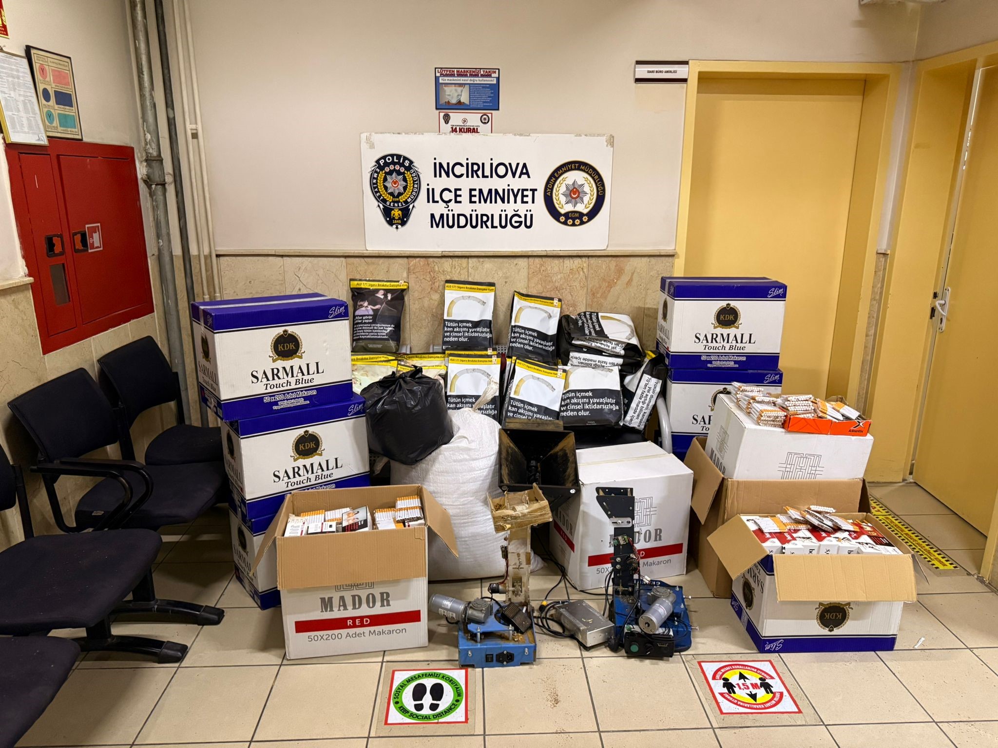 İncirliova'da kaçak sigara üretilen eve baskın yapıldı