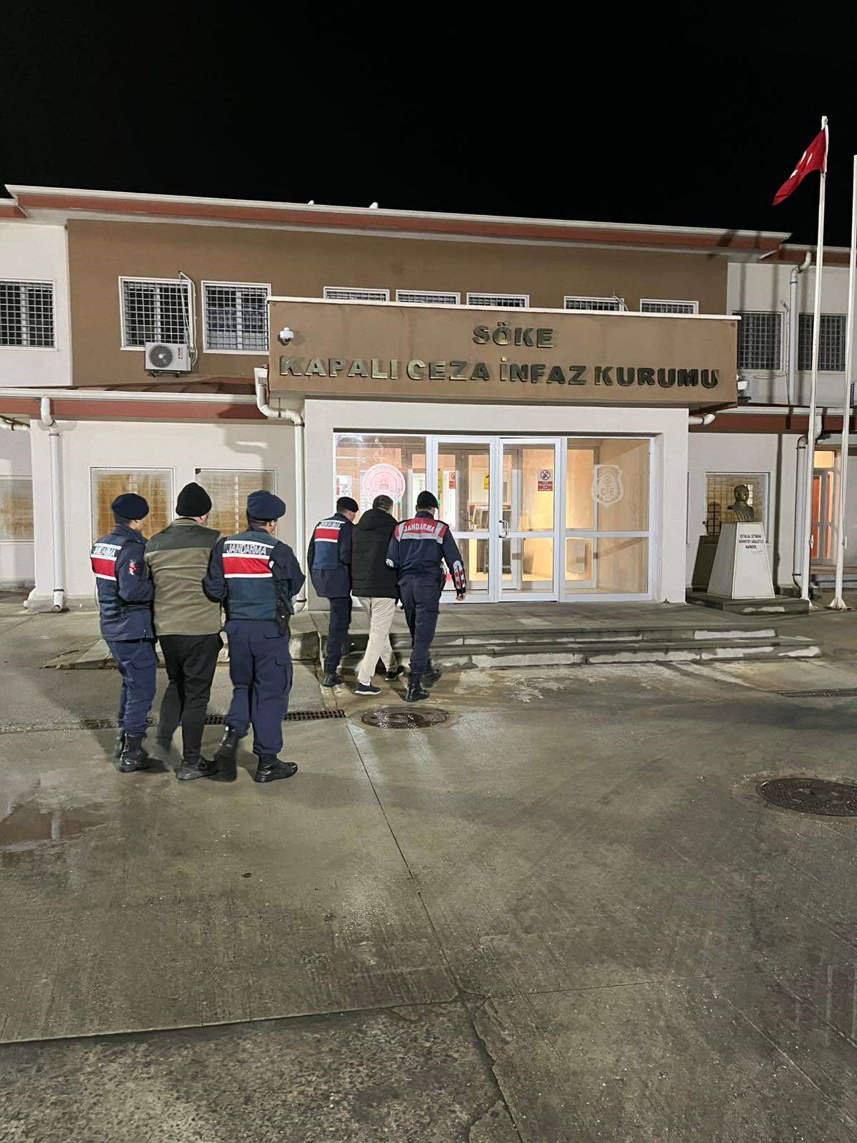 Kuşadası'nda 3 organizatörden 2'si tutuklandı