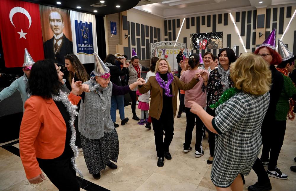 Kuşadası'nda engelsiz yeni yıl partisi