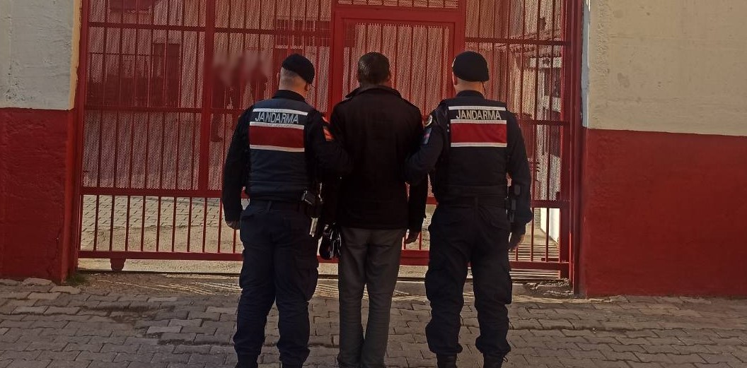 Eş zamanlı operasyonlarda 60 şahıs yakalandı