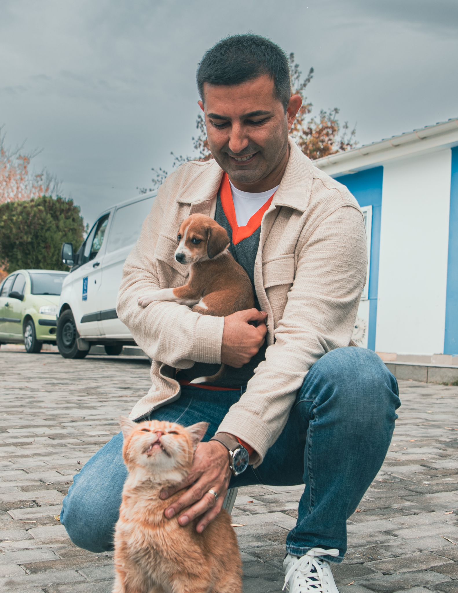 Kuşadası Belediyesi 2024 yılında 526 can dostu sıcak yuvaya kavuşturdu