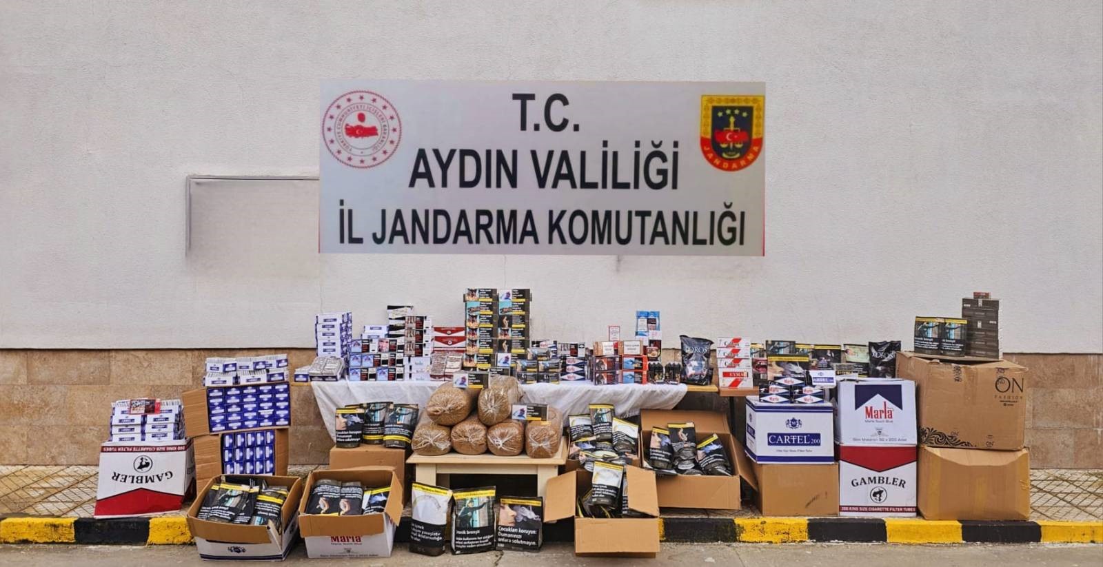 Aydın'da jandarma ekipleri 242 bin 260 tütün dolu makaron ele geçirdi