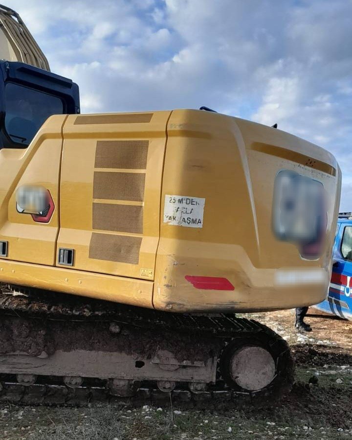 Hazine arazisindeki izinsiz kazıya jandarma baskını