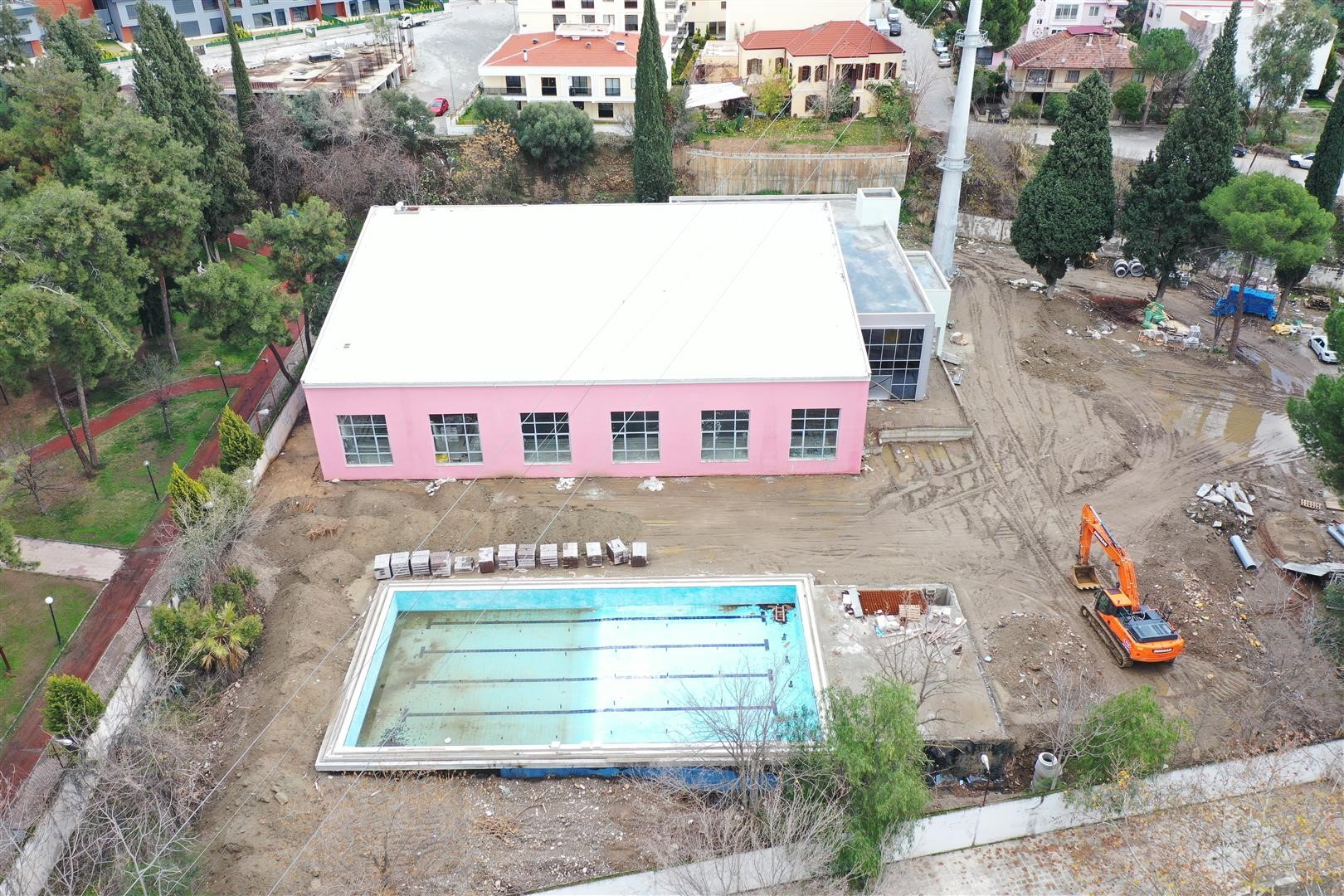 Pınarbaşı Yarı Olimpik Yüzme Havuzu’nda sona gelindi