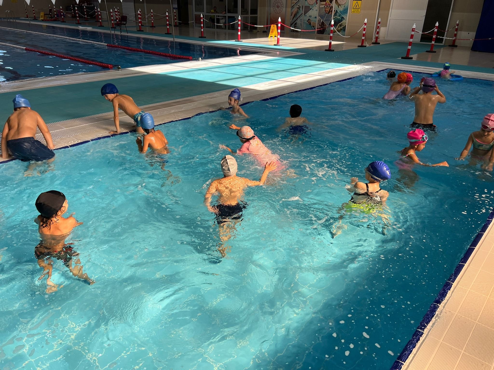 Aydın’da bir yılda 43 bin kişiye yüzme eğitimi verildi