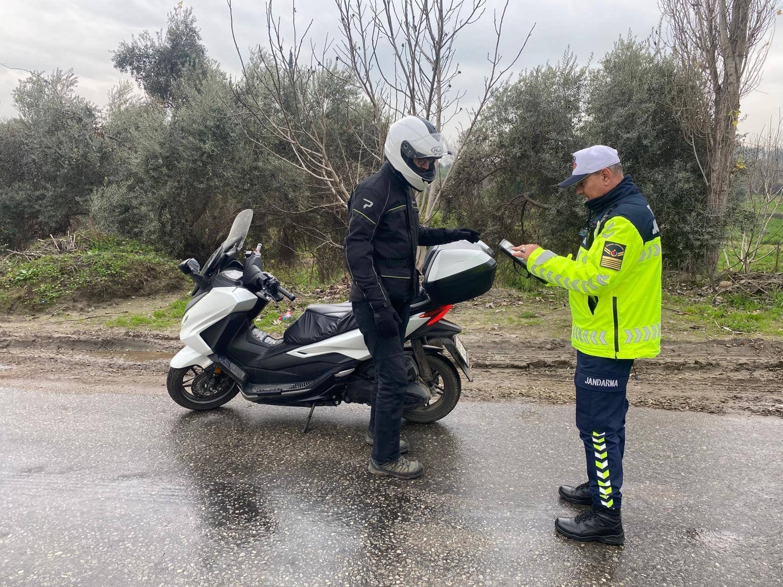 Jandarmadan motosiklet sürücülerine bilgilendirme