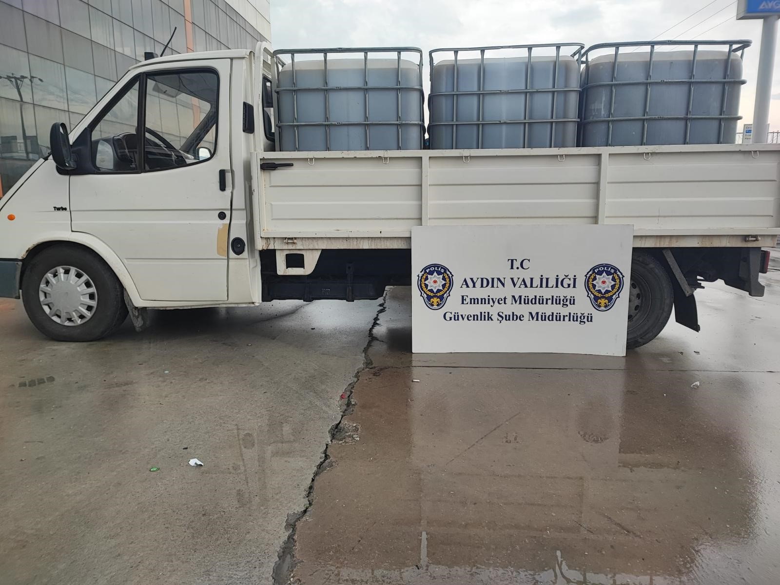 Aydın'da 3 bin 850 litre tağşiş yağ ele geçirildi