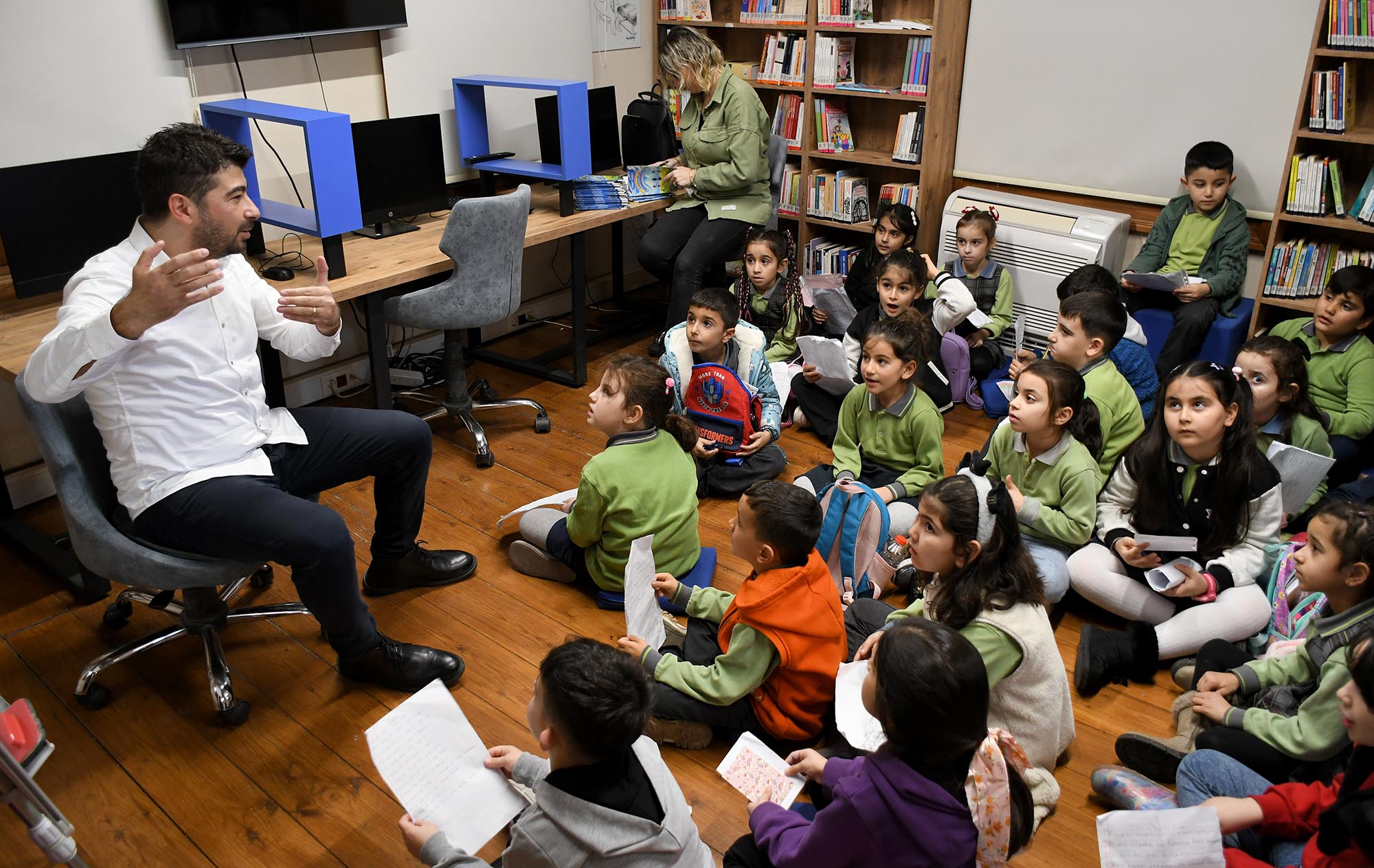 SEYAKMER’de öğrenciler ‘Ebru’nun Renkli Dünyası’ ile tanıştı