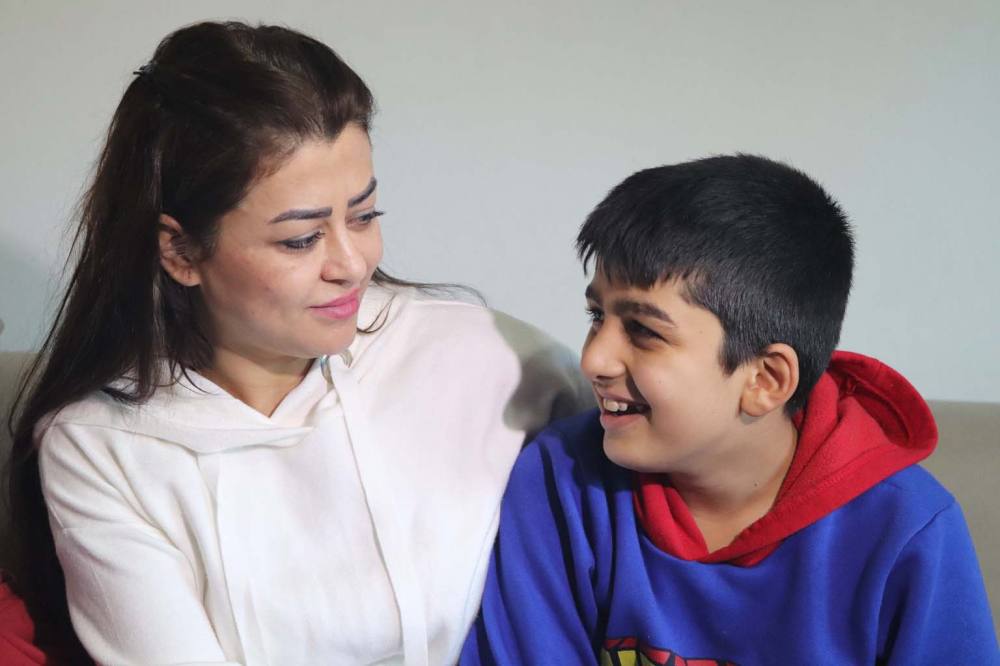 Zihinsel engelli kardeşler milyonda bir görülen hastalığa yakalandı, aile çare arıyor