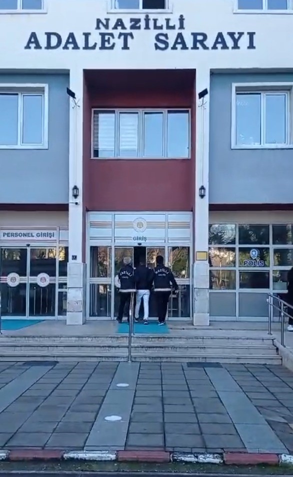 Hırsızlık suçundan aranan şahıs saklandığı yerde yakalandı