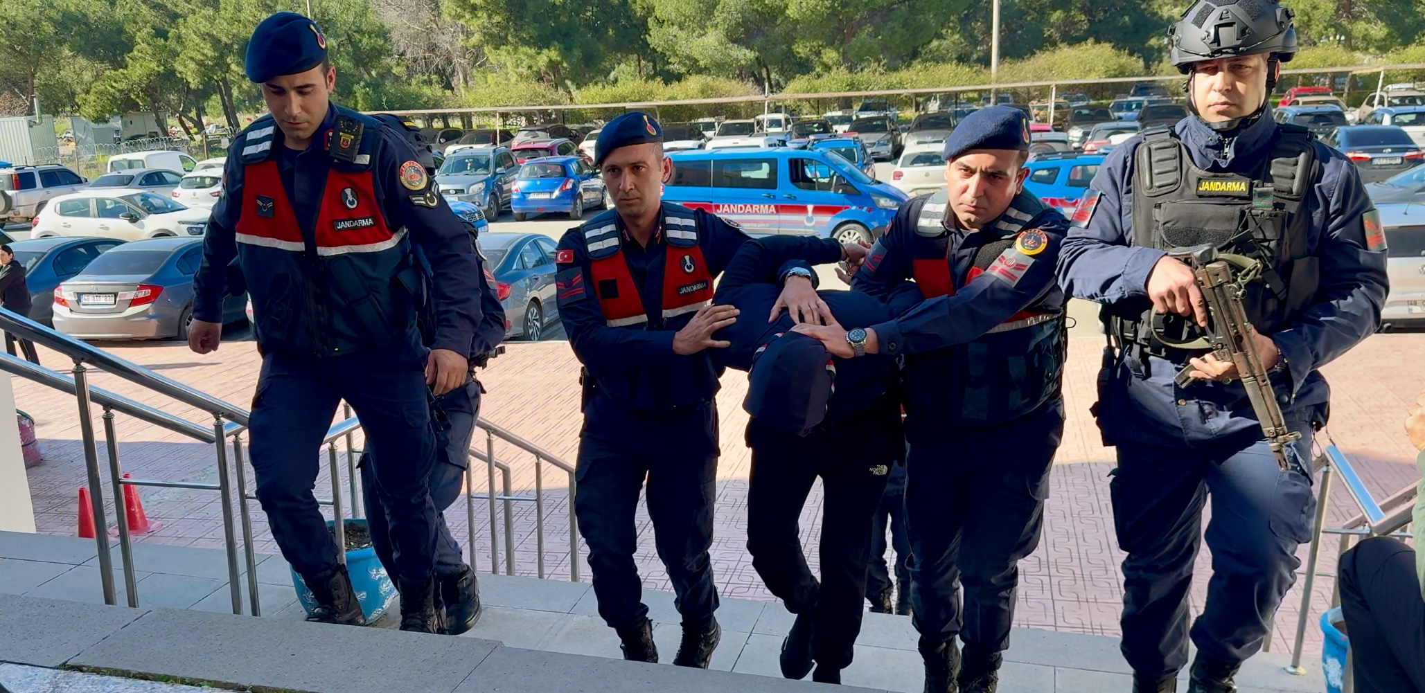 İsveç'te 10 kişiyi öldüren bombalı eylemci Bodrum'da kıskıvrak yakalandı