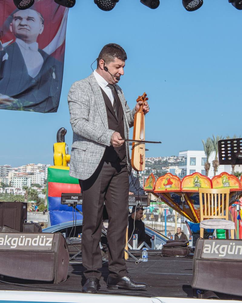 Kuşadası'nda Karadeniz rüzgarı esti