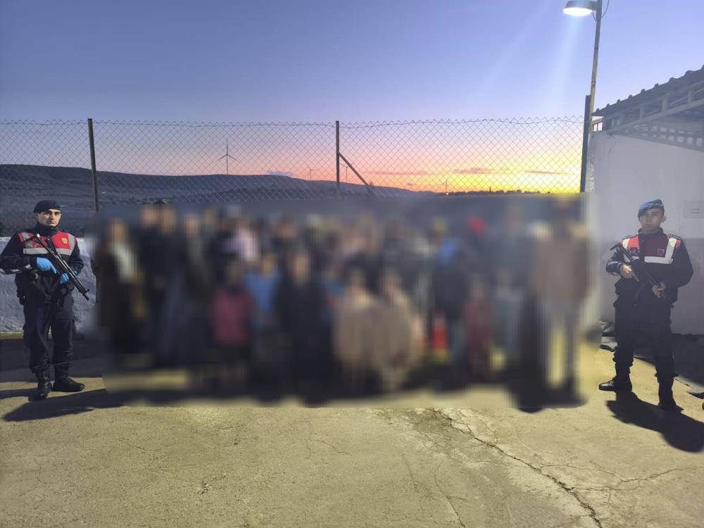 36 düzensiz göçmen yakalandı, 1 organizatör tutuklandı