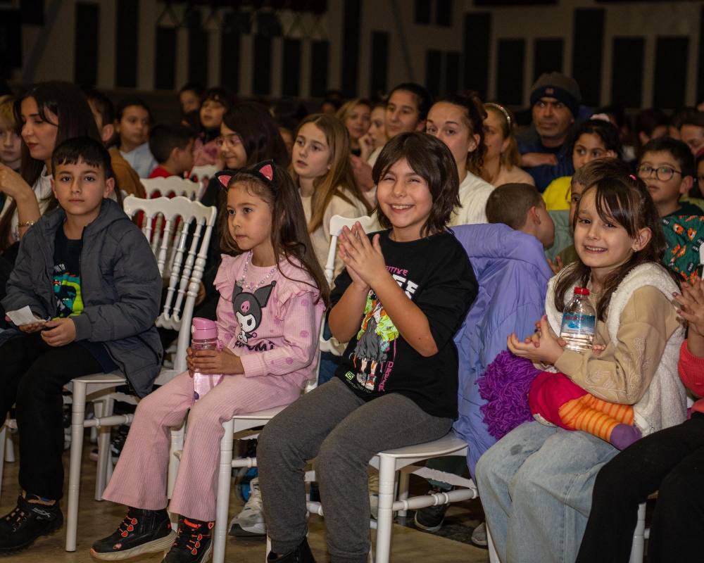 Kuşadalı öğrenciler yarıyıl tatilini öğrenerek ve eğlenerek geçiriyor