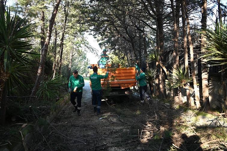 Kuşadası'nda tüm mahallelere eşit ve kaliteli hizmet gidiyor