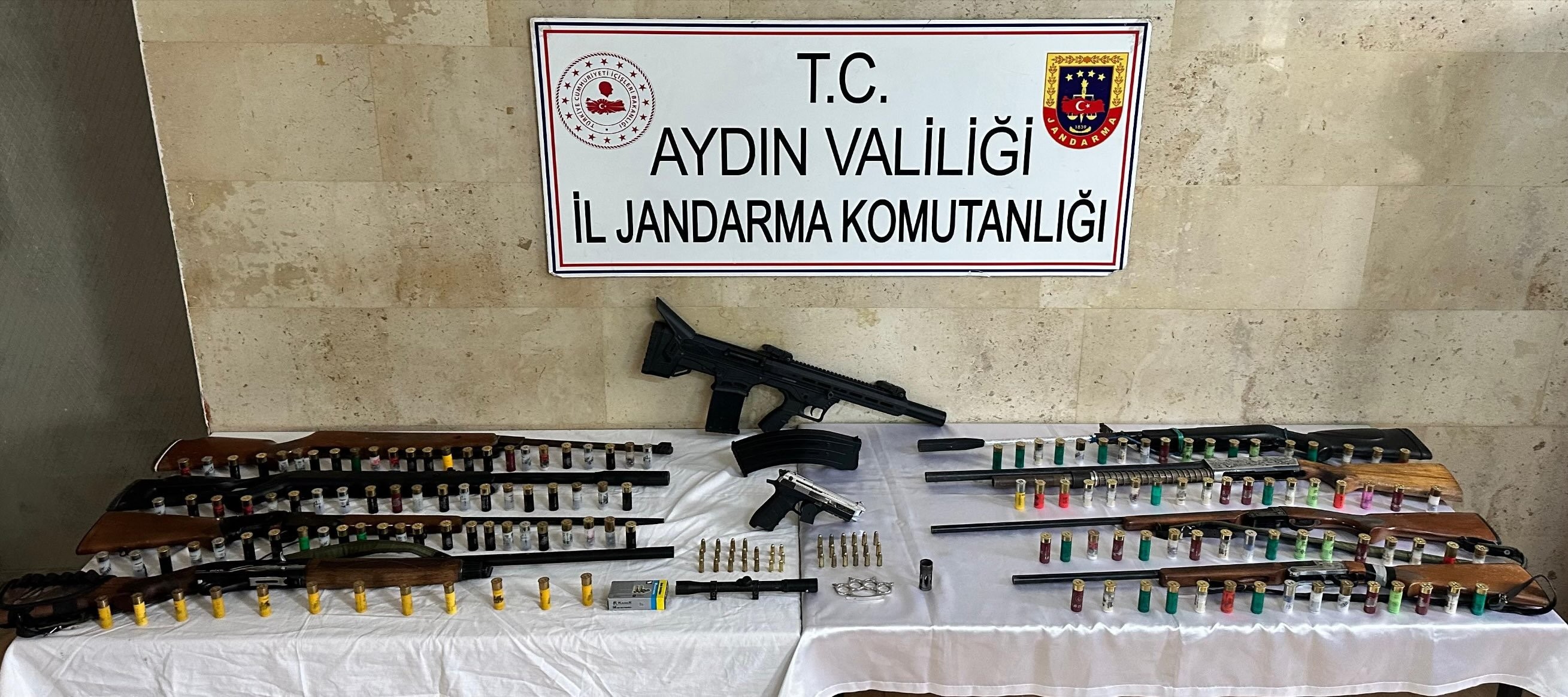 10 ruhsatsız silah ele geçirildi