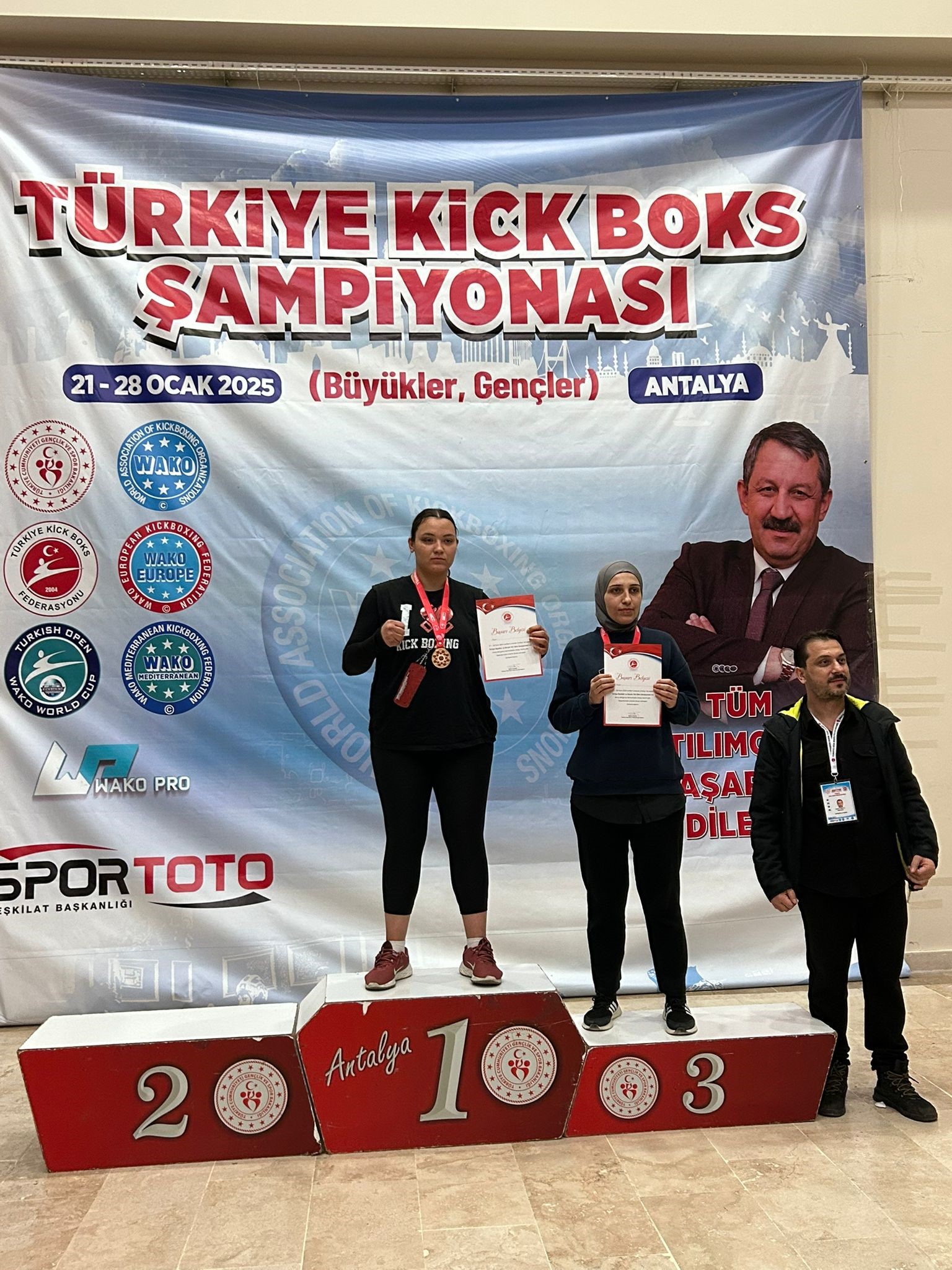 Söke'ye Kickboks'ta başarı ile döndüler