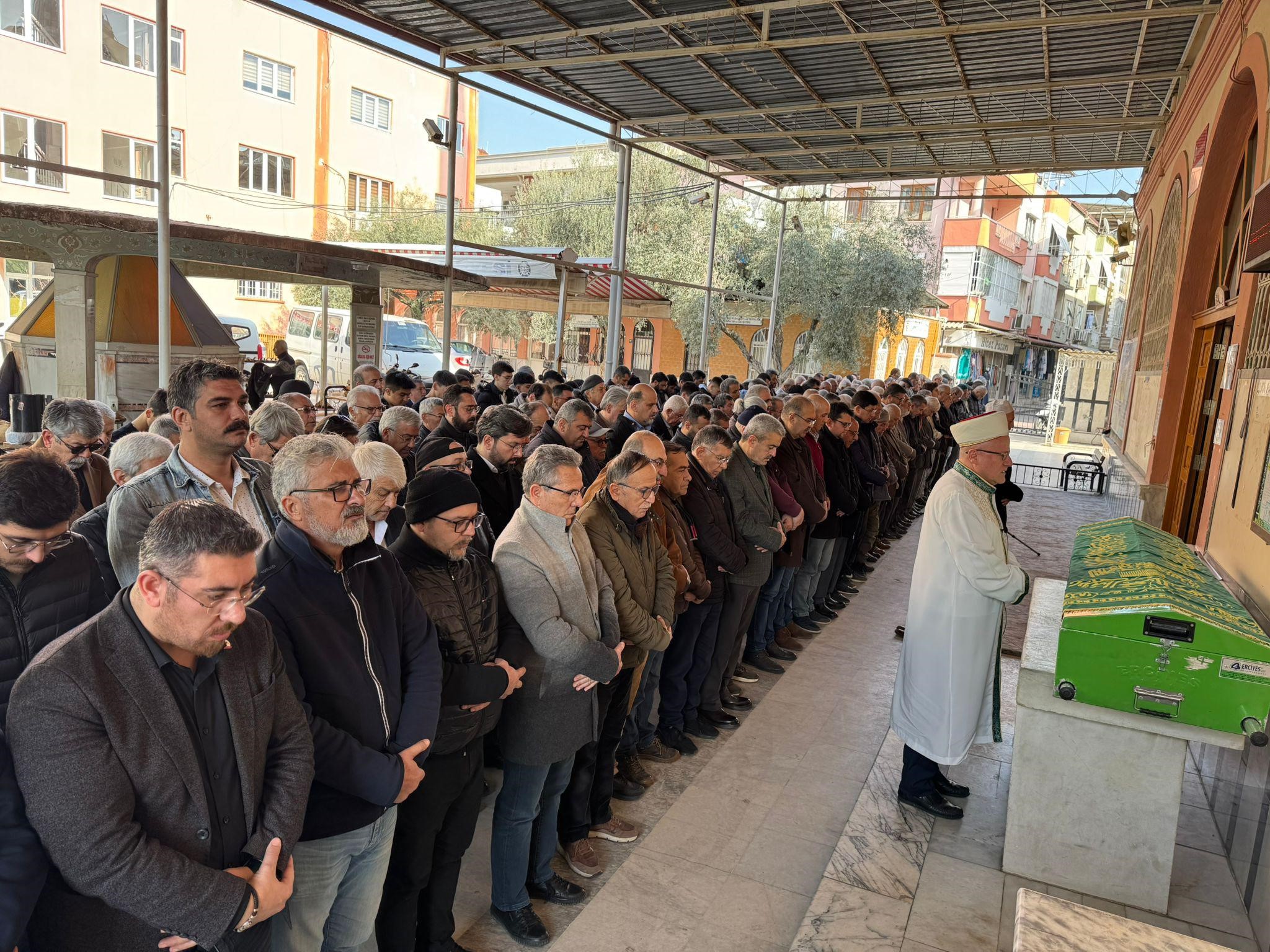 Gazeteci Ertemöz son yolculuğuna uğurlandı