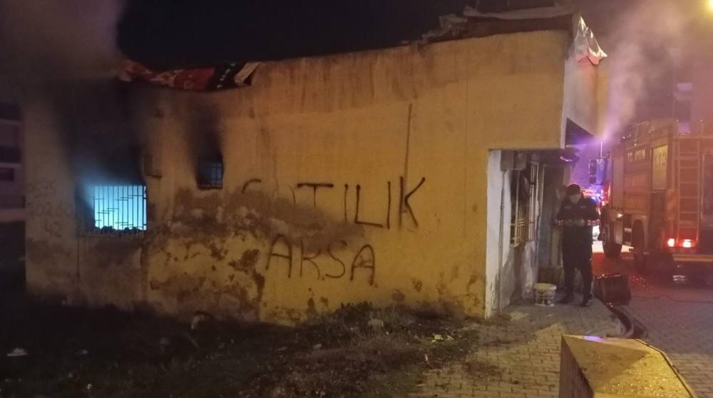 Yangında müstakil ev küle döndü