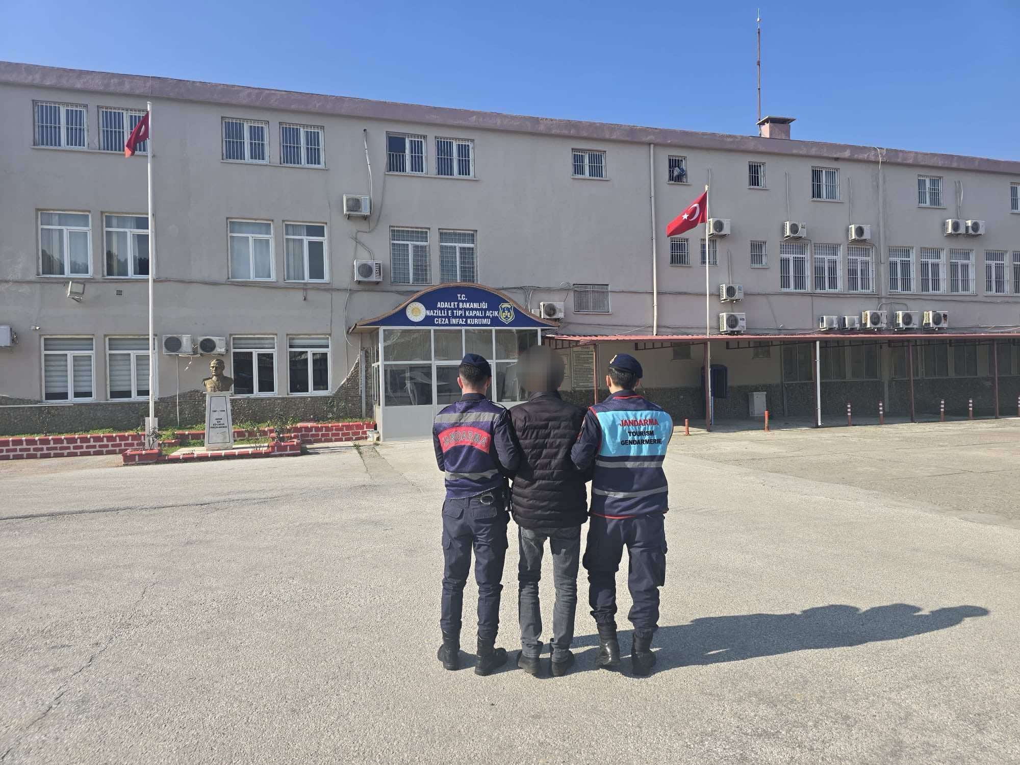 Aydın’da 45 aranan şahıs JASAT’tan kaçamadı