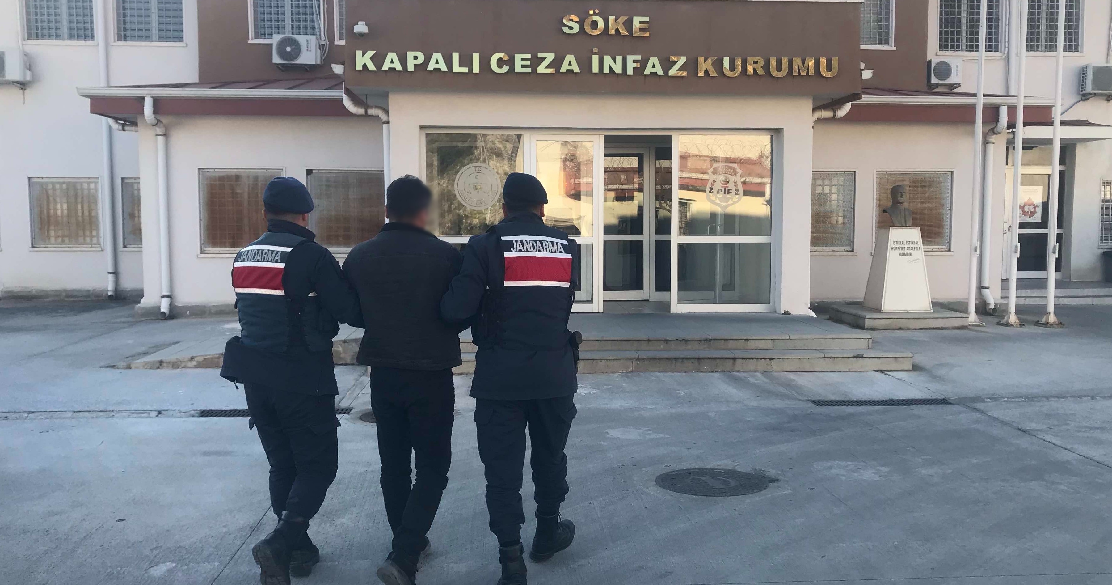 Hakkında 5 yıl hapis cezası bulunan şahıs jandarmaya takıldı