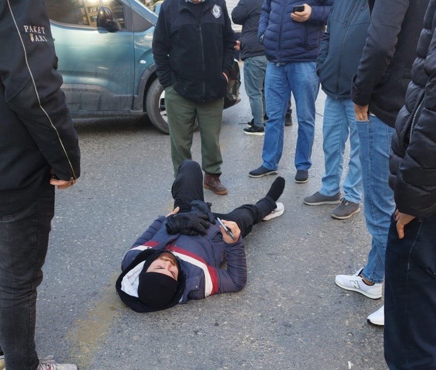 Otomobil ile motosiklet çarpıştı: 1 yaralı