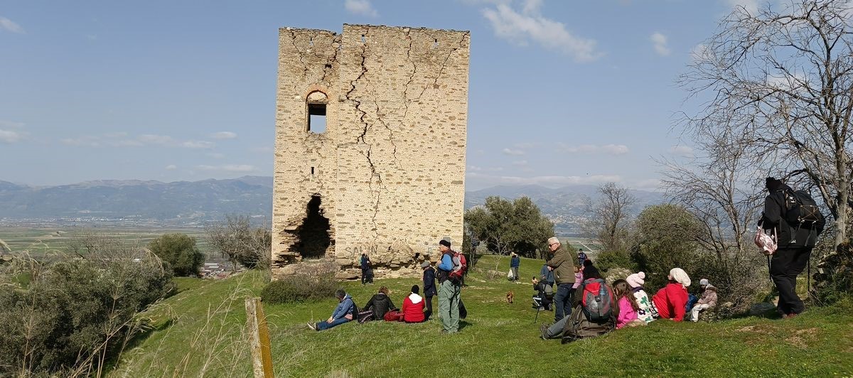 Aydınlı doğaseverler Orthosia Antik Kenti’ni gezdi