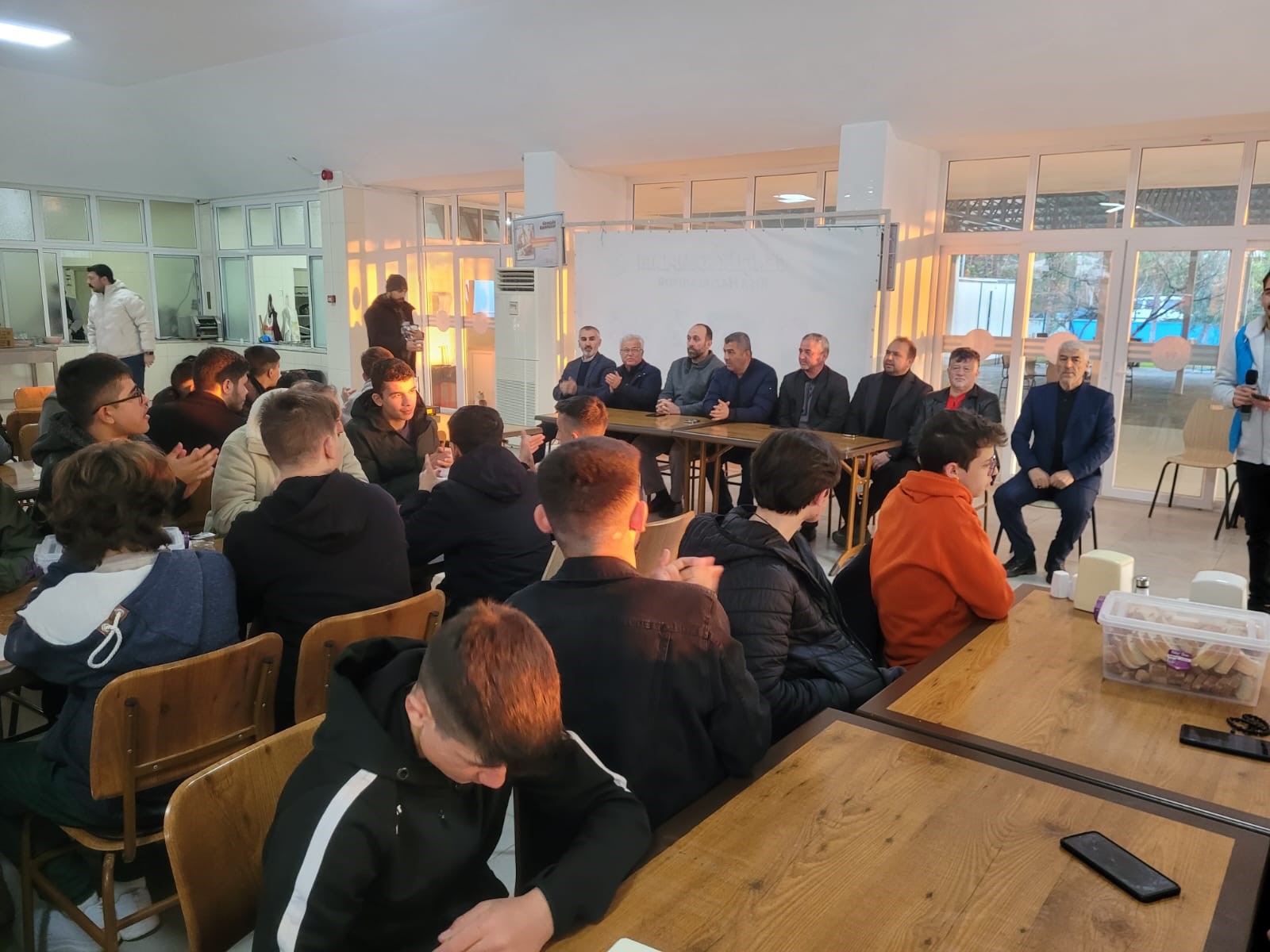 Aydın'daki gençlik kampında gençler bir araya geldi