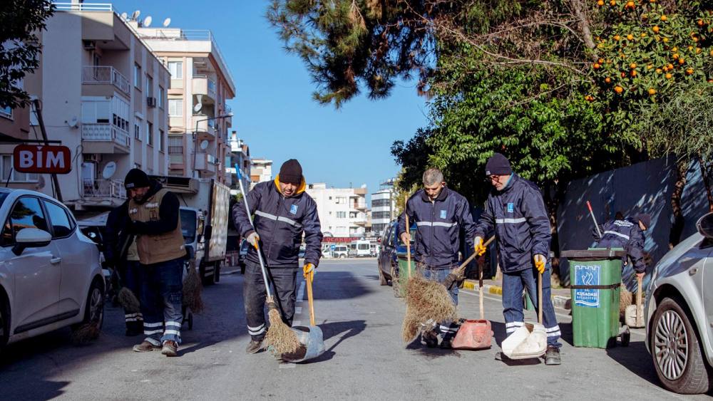 Kuşadası Belediyesi kent için durmaksızın çalışıyor