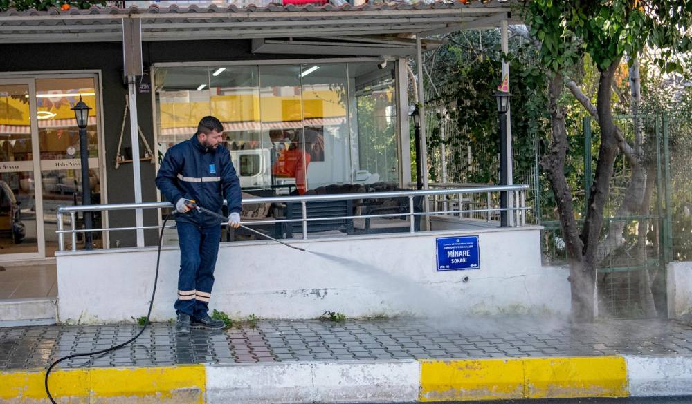 Kuşadası Belediyesi kent için durmaksızın çalışıyor