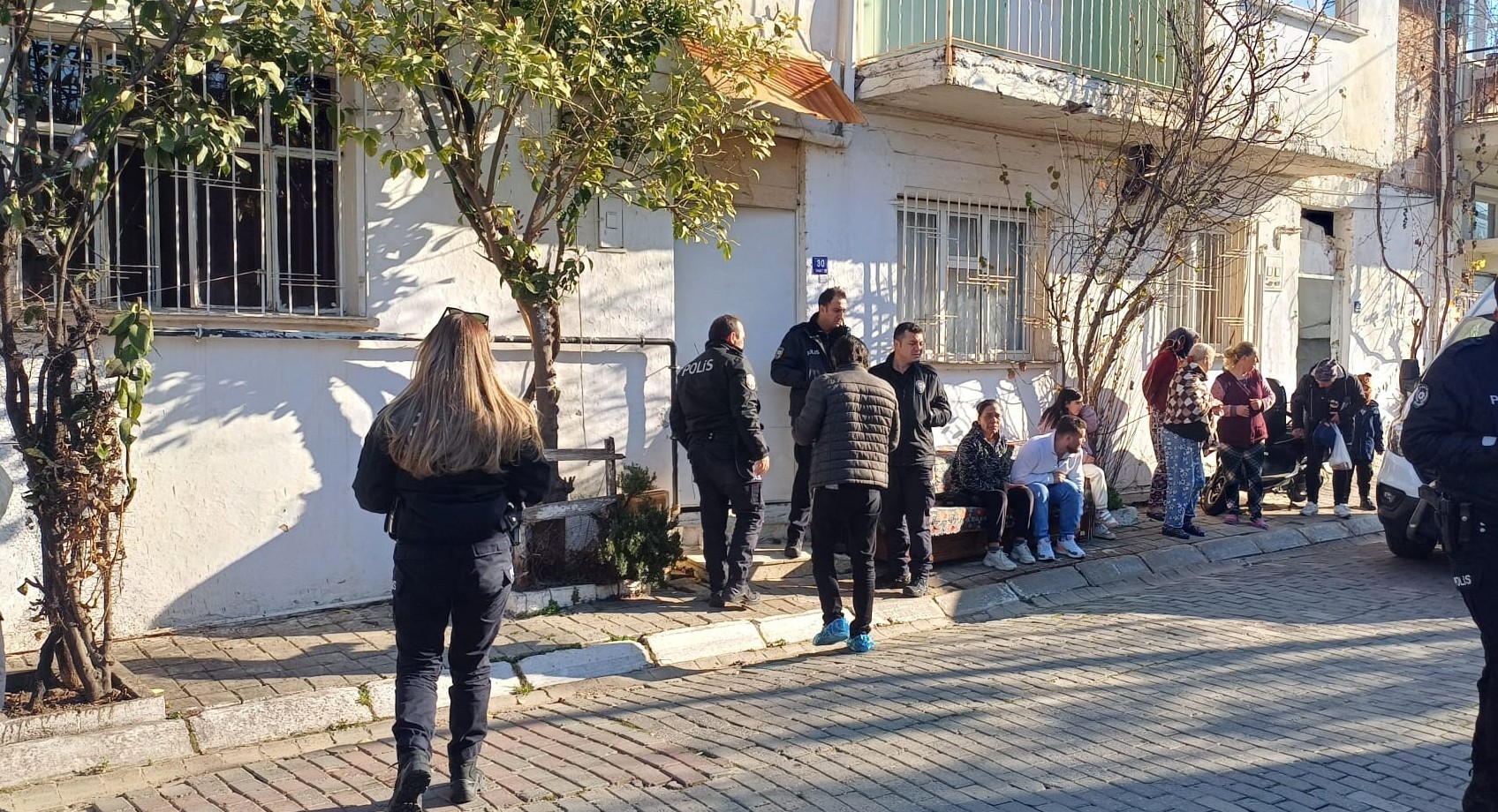Genç kadın evinde ölü bulundu