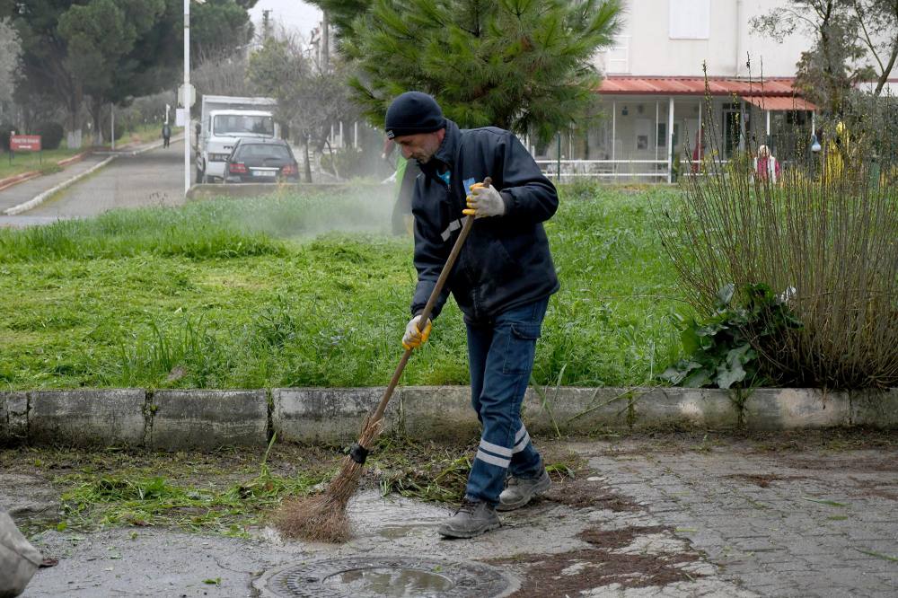 Temizlik ve hizmet seferliği Kadıkalesi Mahallesi ile sürdü