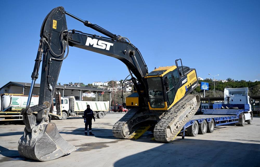 Kuşadası Belediyesi öz kaynakları ile hizmet üretiyor