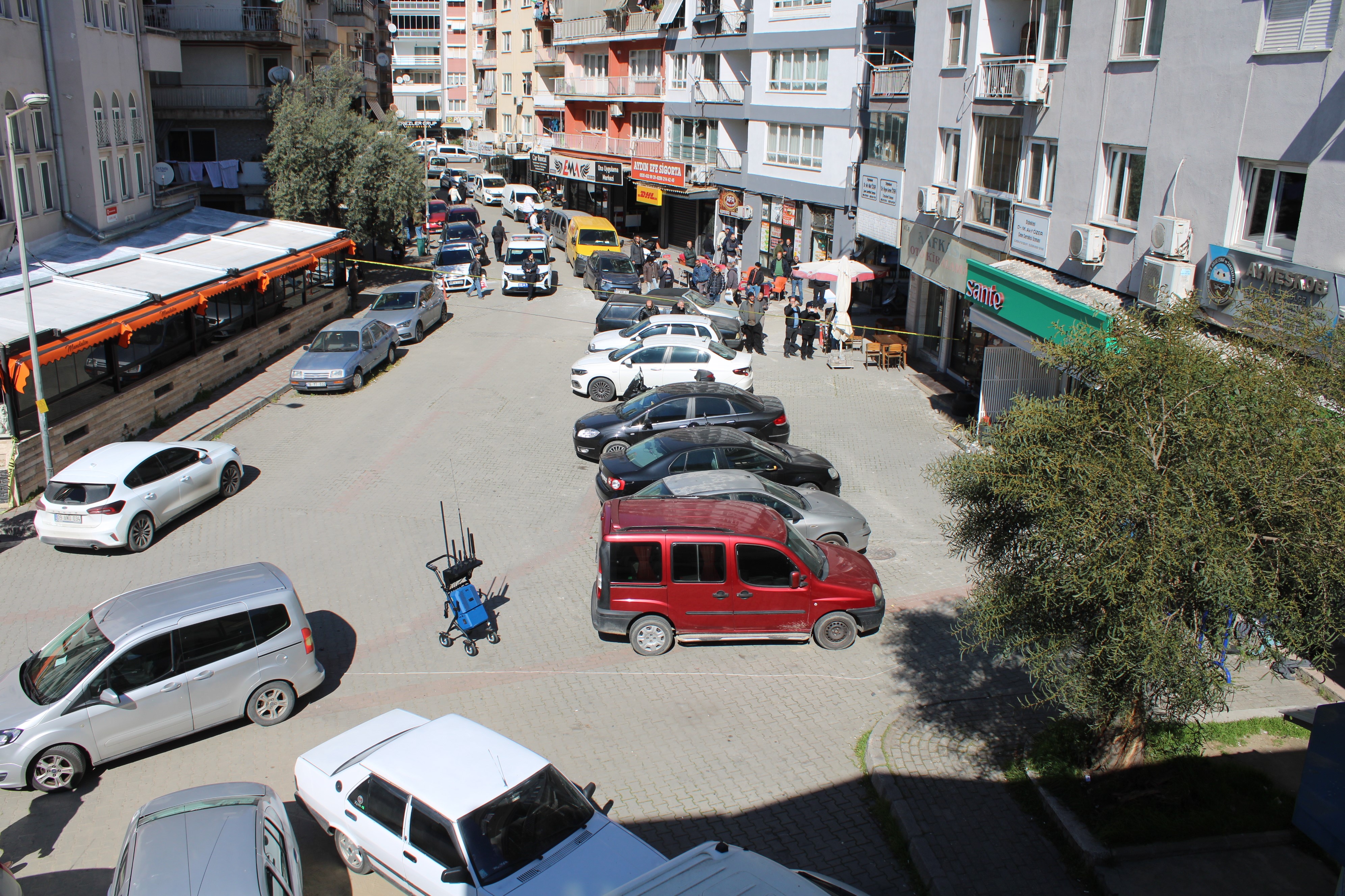 Fünye ile patlatılan çantadan kıyafetler çıktı