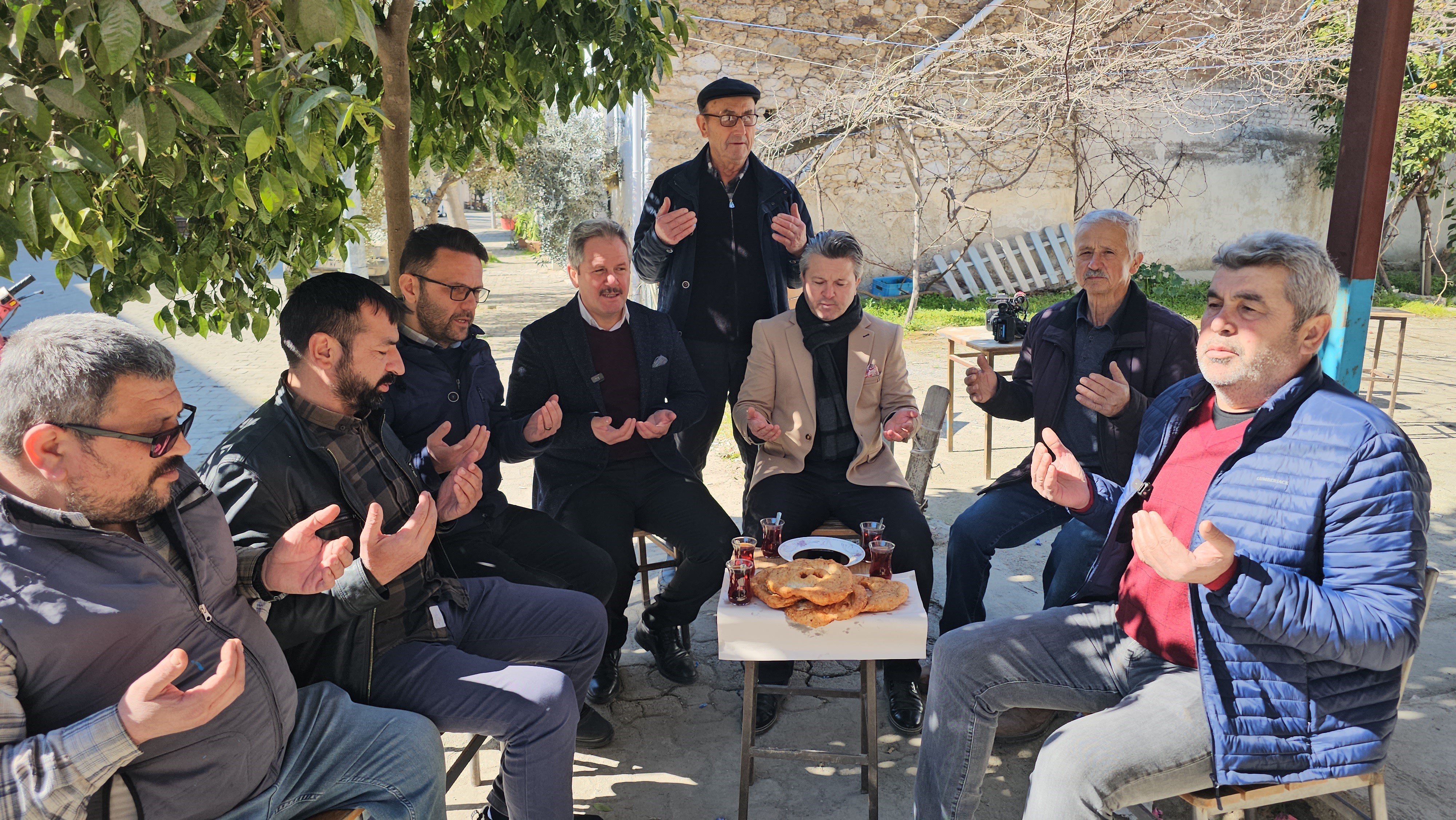 Yenipazarlılar sanatçı Ferdi Tayfur için 52. gün hayrı yaptı