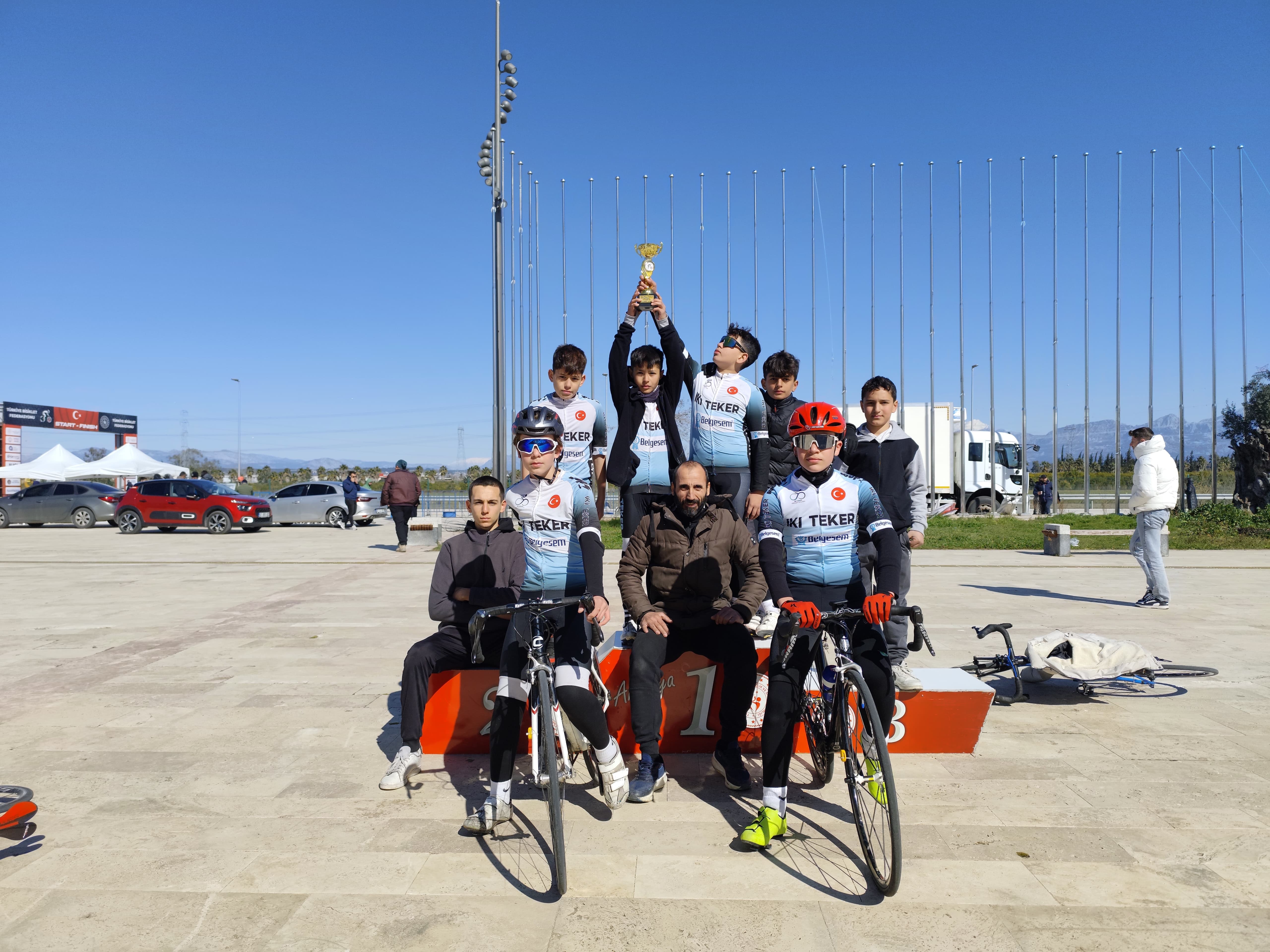 Aydınlı bisiklet takımı üçüncü oldu