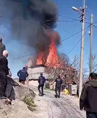 Karpuzlu’da ev yangını