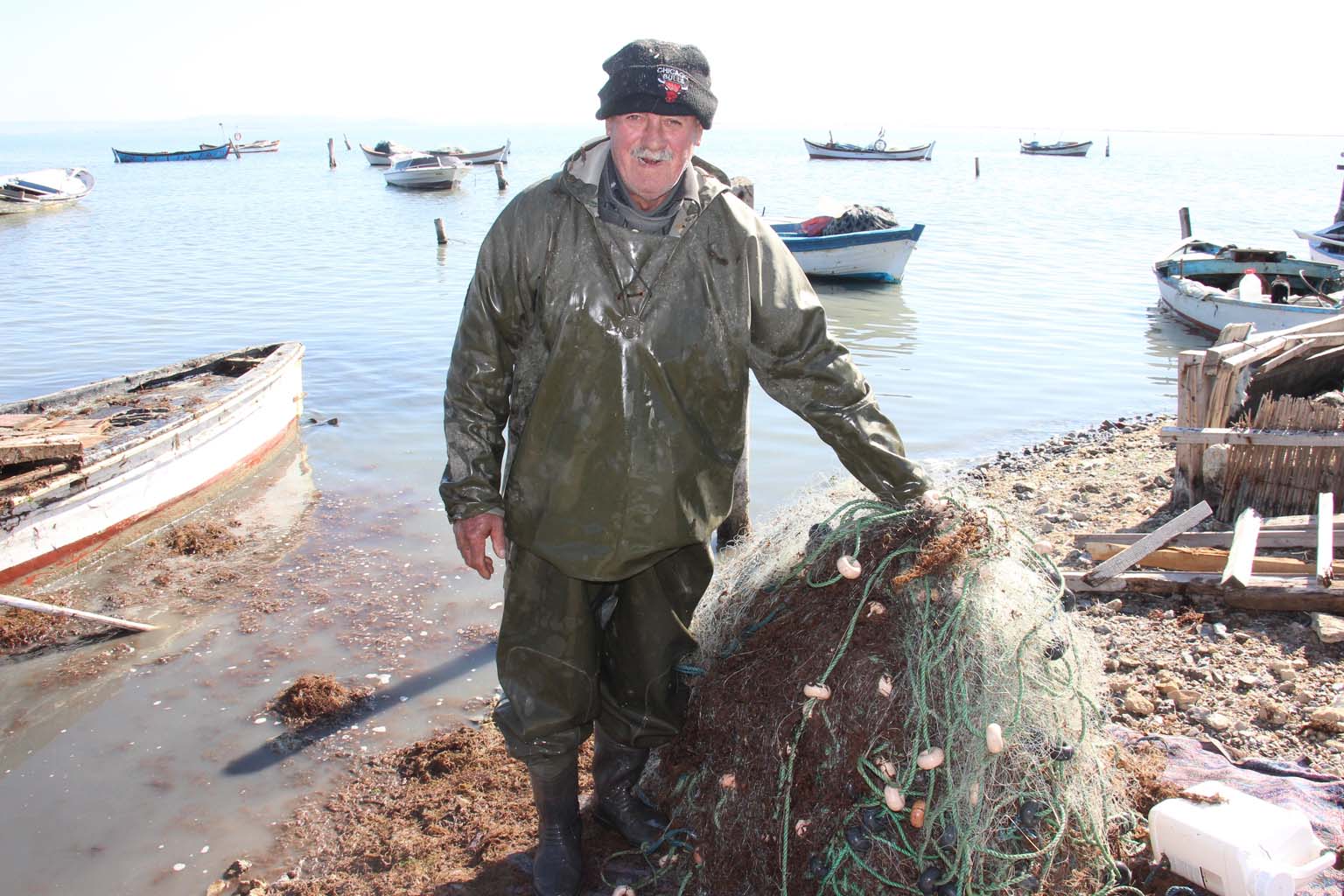 Günlerdir etkili olan fırtına balıkçıları olumsuz etkiledi