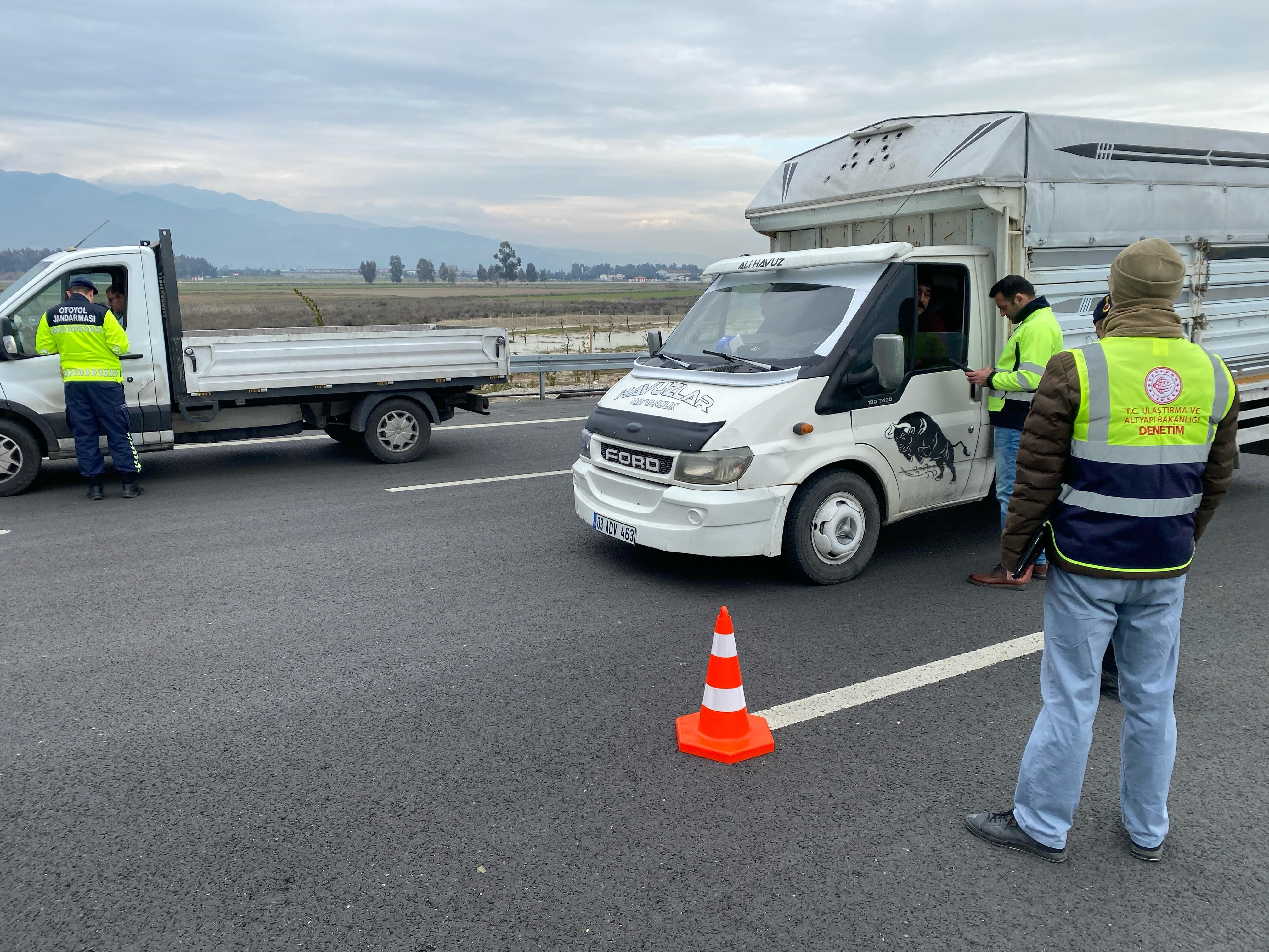 Otoyol denetlemesinde 102 araç kontrol edildi