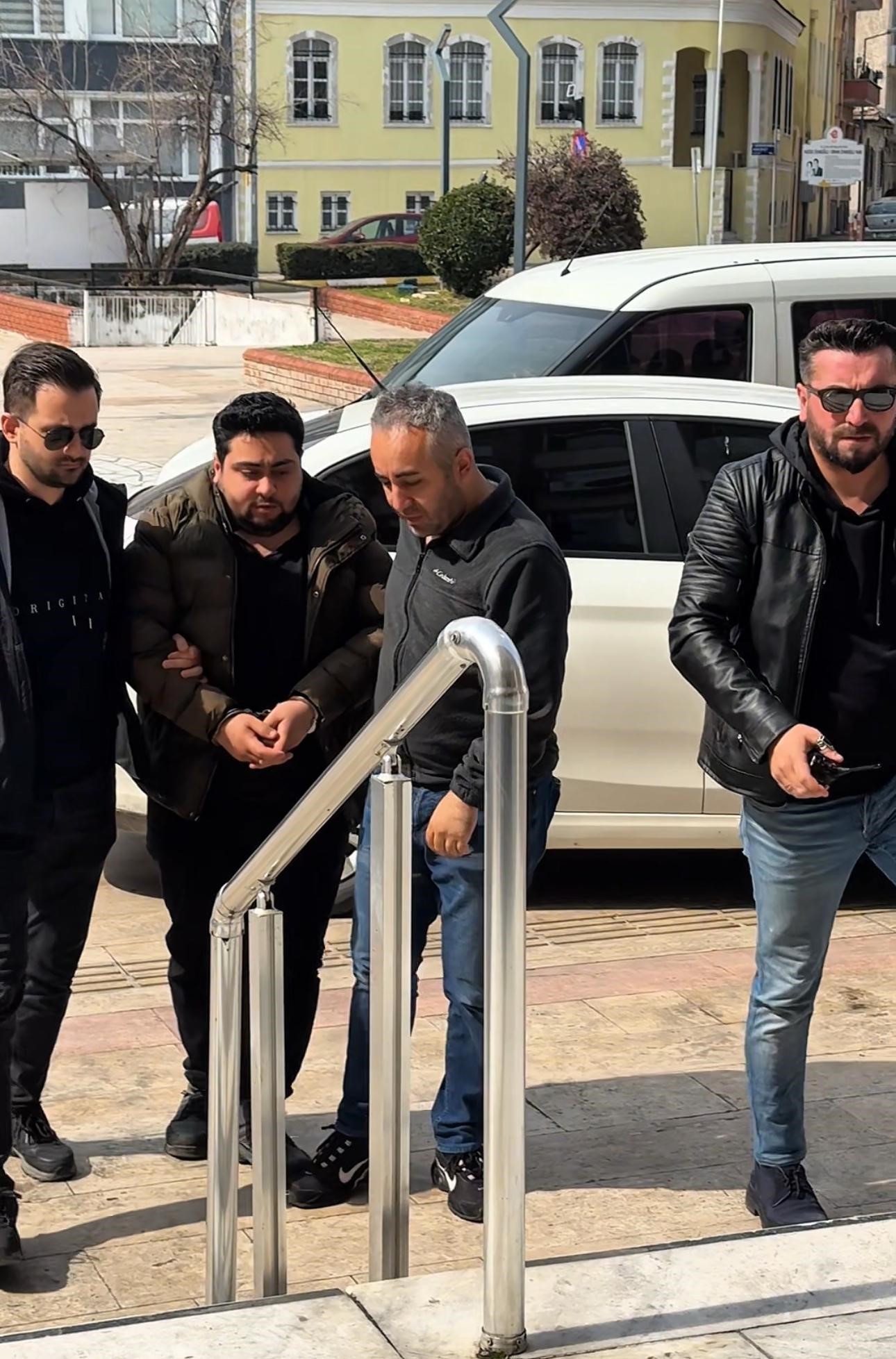 Kuşadası’nda 1 kişinin öldüğü silahlı kavgada 2 tutuklama