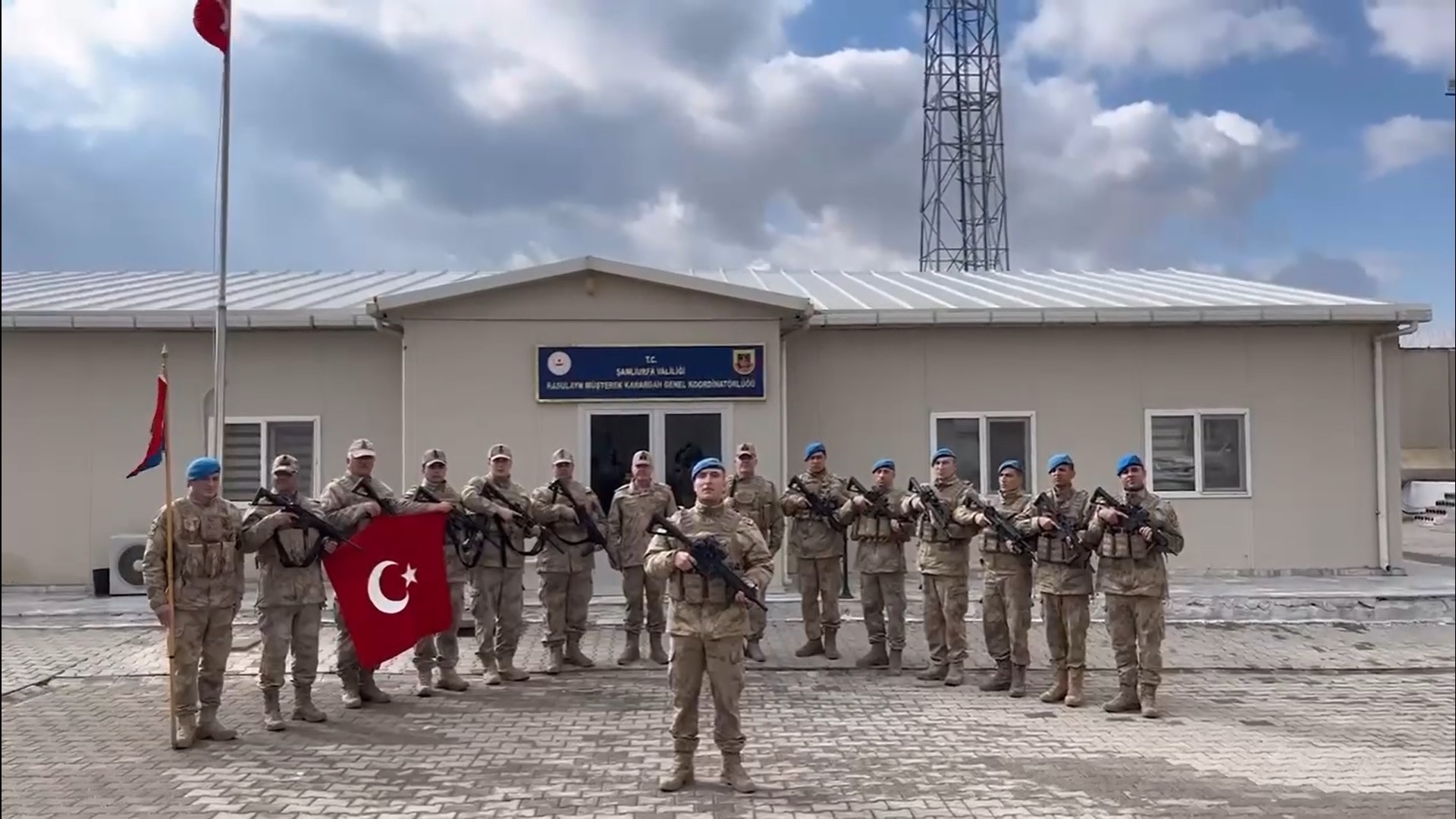 Aydınlı öğrenciler kalpleri ısıttı